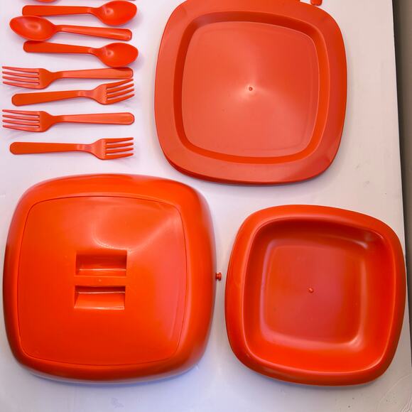 Vintage Orange Nesting Picnic Set Plates Cups Silverware Bowls Salt Pepper MCM - Picture 5 of 14